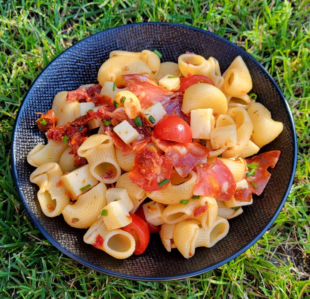 Salades - salade de pâtes basque - Fromage de brebis et chorizo - 1,5KG